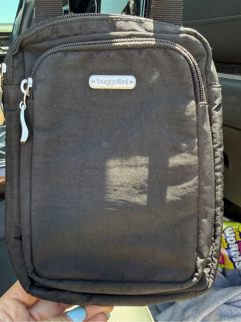 Baggallini Dual Zipper N/S
Crossbody Bag in black guc very popular bag! - Picture 4 of 10